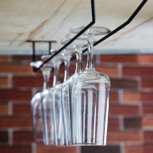 Μαύρη βάση για ποτήρια κρασιού 610 mm Olympia FD989: Πρακτική & κομψή αποθήκευση