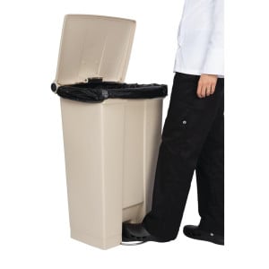 Μπεζ Κάδος με Πεντάλ 87L Rubbermaid Step-On: Ανθεκτικότητα και Υγιεινή